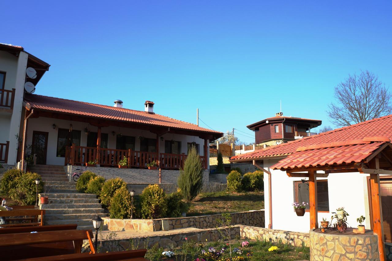 Hotel Family Complex Krisbo à Donkovtsi Extérieur photo