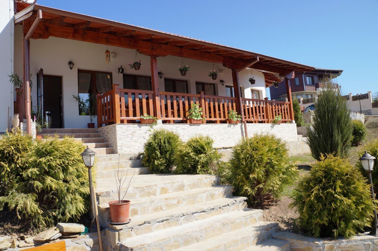 Hotel Family Complex Krisbo à Donkovtsi Extérieur photo