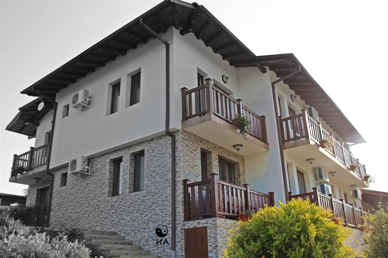 Hotel Family Complex Krisbo à Donkovtsi Extérieur photo