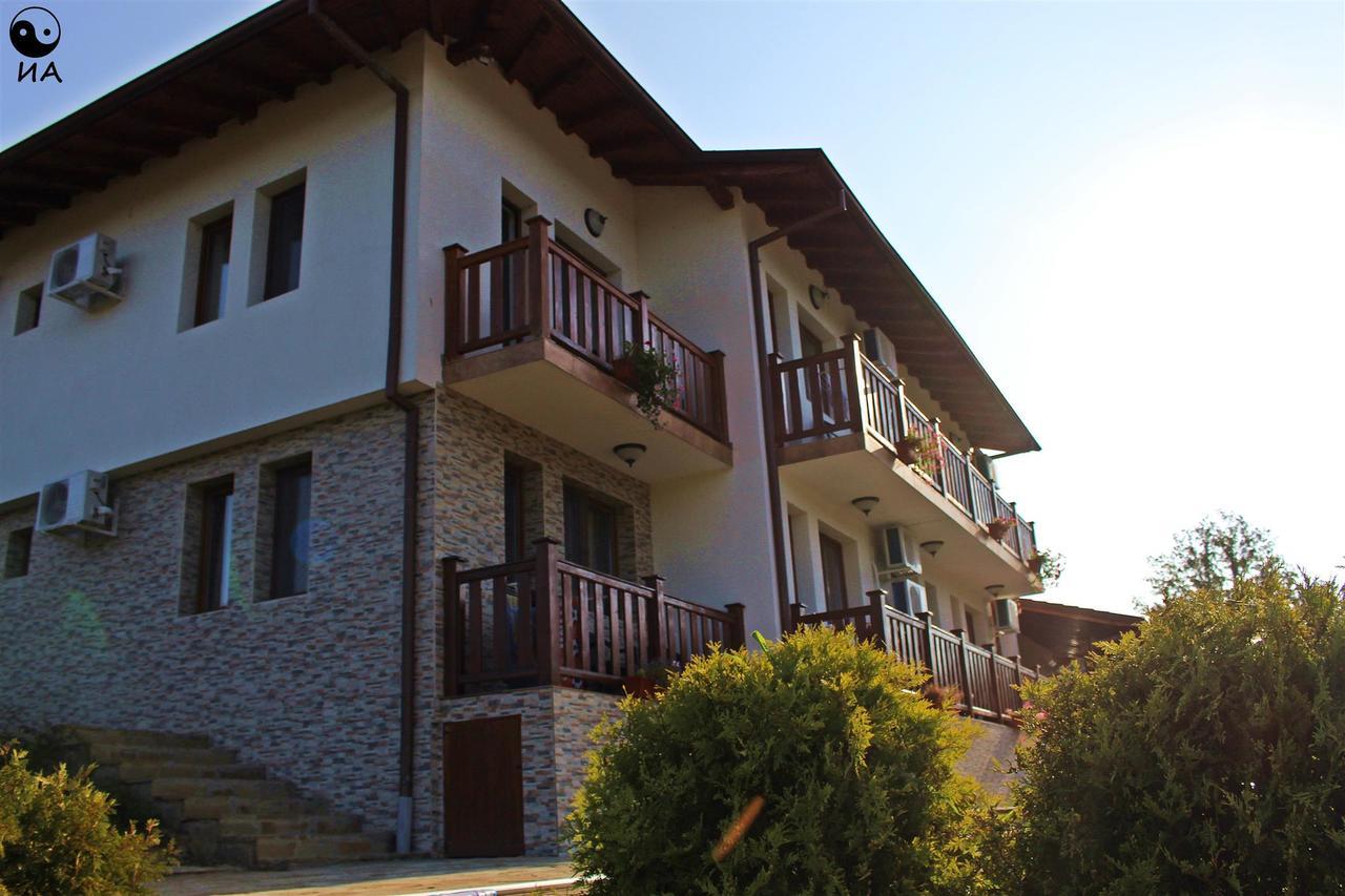 Hotel Family Complex Krisbo à Donkovtsi Extérieur photo
