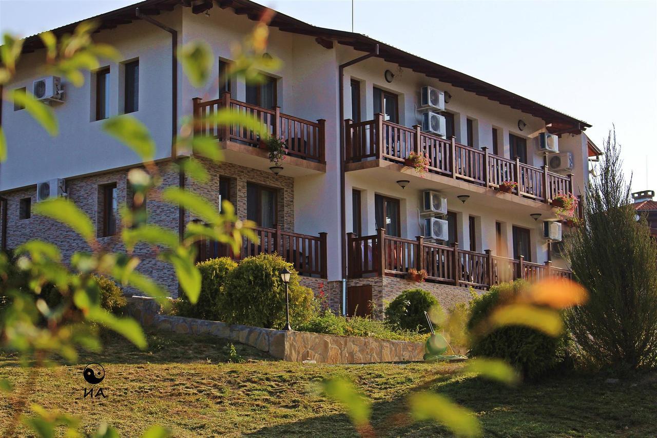 Hotel Family Complex Krisbo à Donkovtsi Extérieur photo