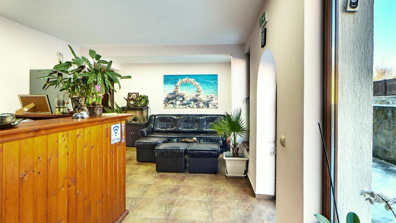 Hotel Family Complex Krisbo à Donkovtsi Extérieur photo
